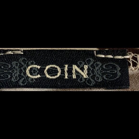 Coin V-neck Large Short Sleeve Animal Print Diamond Look Accessory Attached - Picture 10 of 11